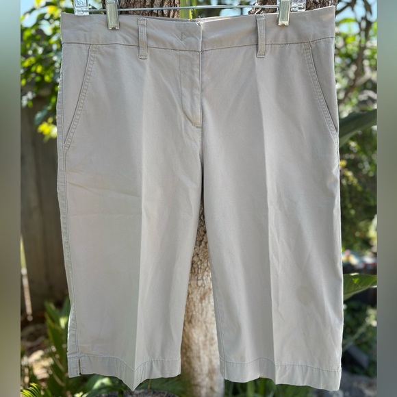 Izod Women’s Classic Tan Chino Bermuda Walking Shorts Size 8 - Picture 1 of 6